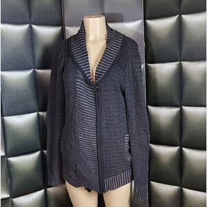 Finely knit tennis sweater 